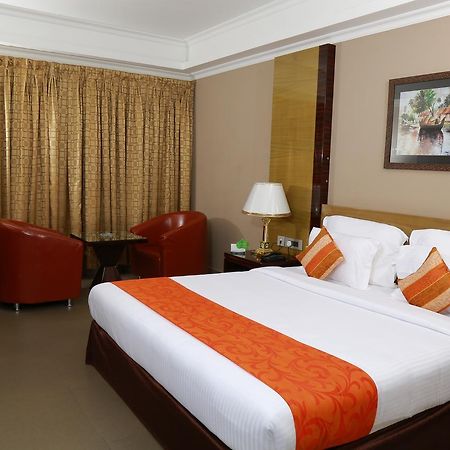 Hotel Bonanza Alappuzha Extérieur photo