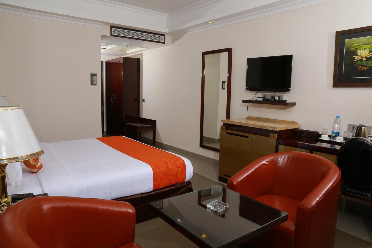 Hotel Bonanza Alappuzha Extérieur photo