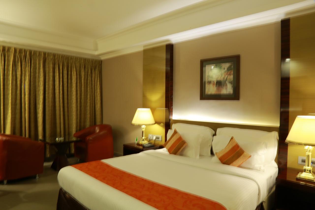 Hotel Bonanza Alappuzha Extérieur photo
