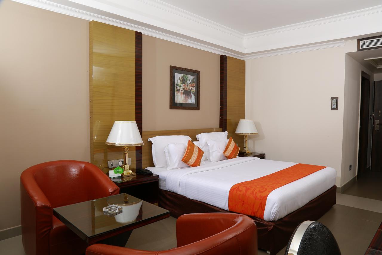 Hotel Bonanza Alappuzha Extérieur photo