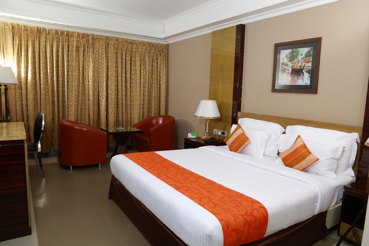 Hotel Bonanza Alappuzha Extérieur photo