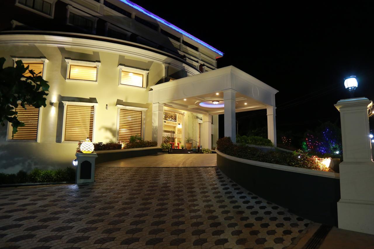 Hotel Bonanza Alappuzha Extérieur photo