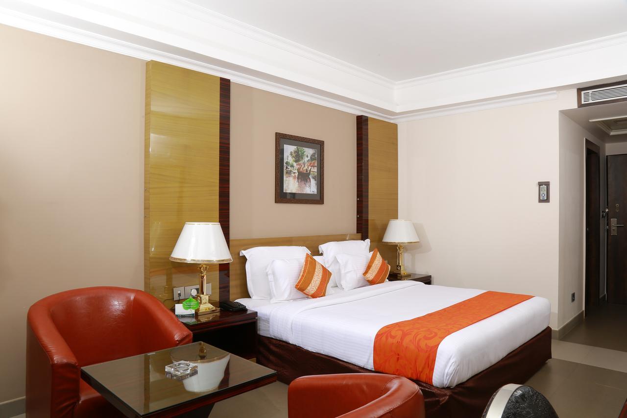Hotel Bonanza Alappuzha Extérieur photo