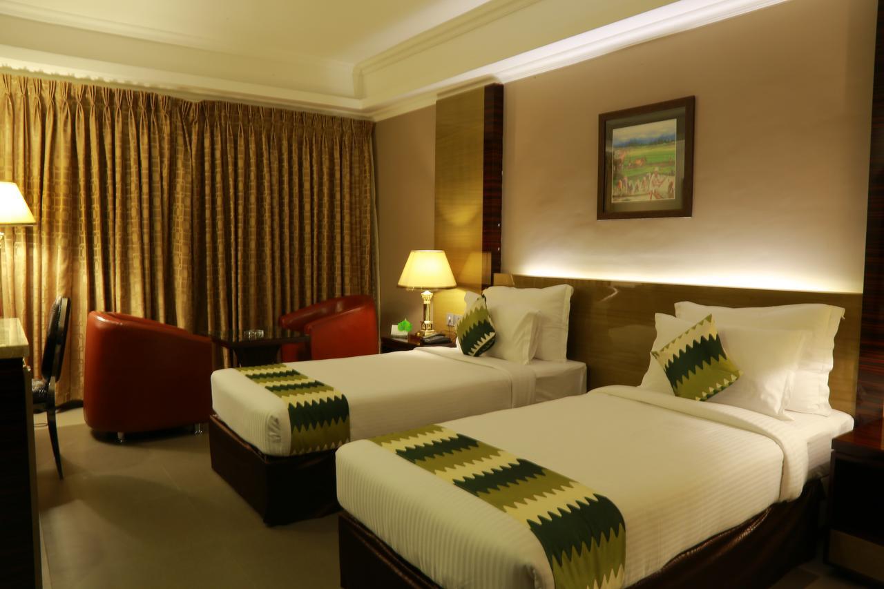 Hotel Bonanza Alappuzha Extérieur photo