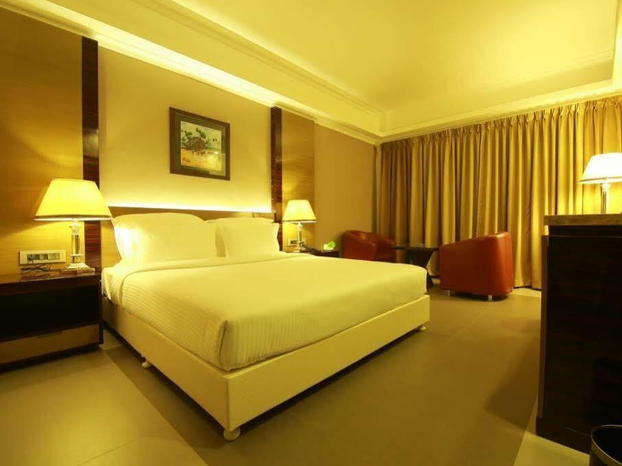 Hotel Bonanza Alappuzha Extérieur photo